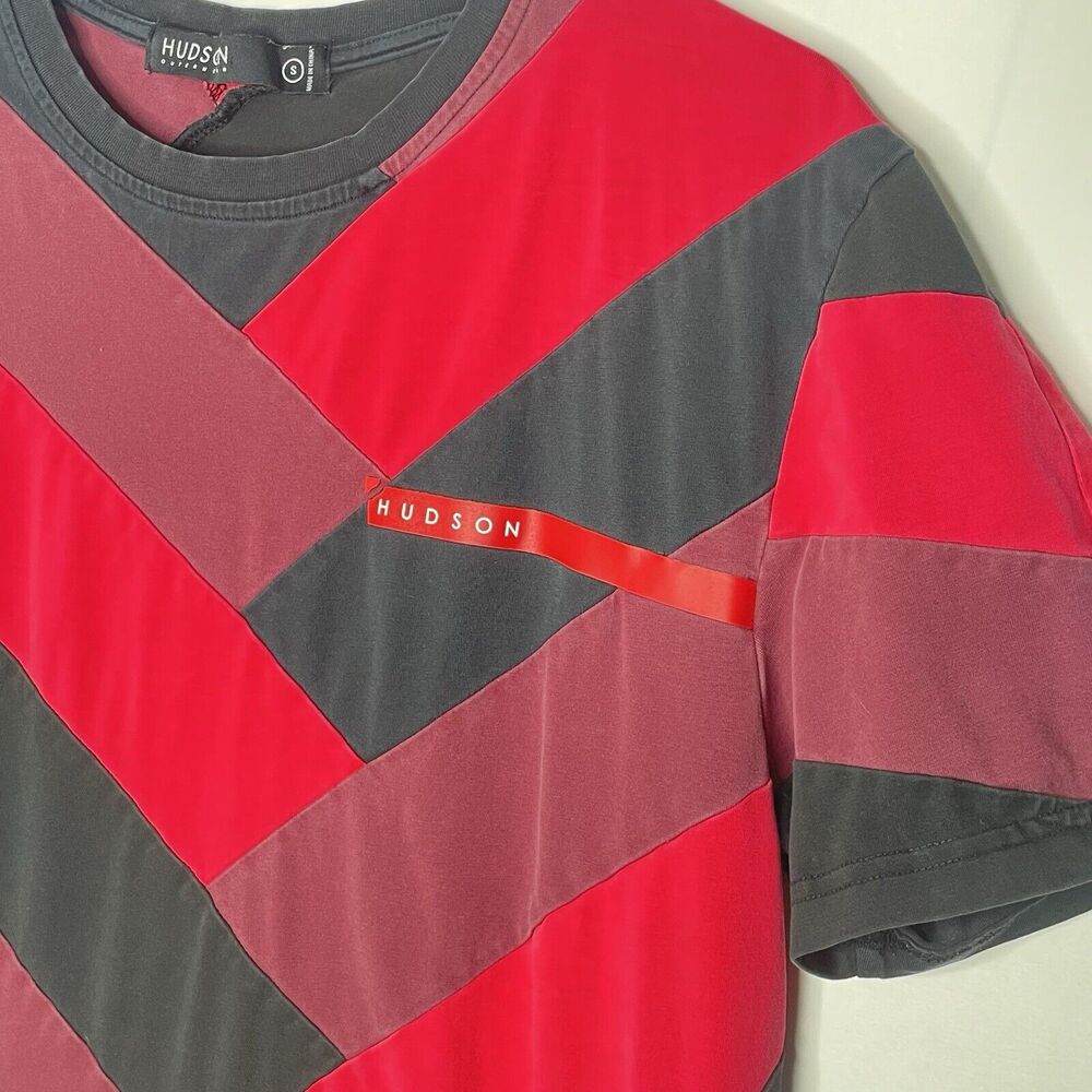 Hudson Outerwear S Red Black Striped Asymmetrical Hem Tee Punk Skater Streetwear - Picture 7 of 9